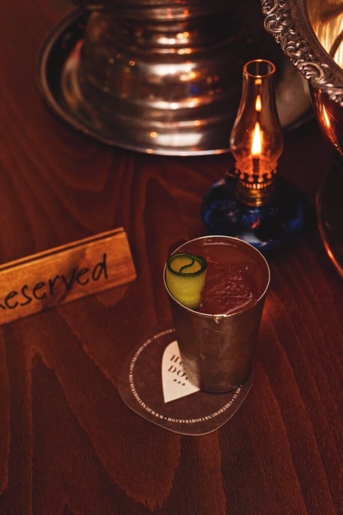 we-are-looking-forward-to-hosting-you-hunky-dory-bar